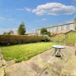Kent Grove, Stone, ST15
