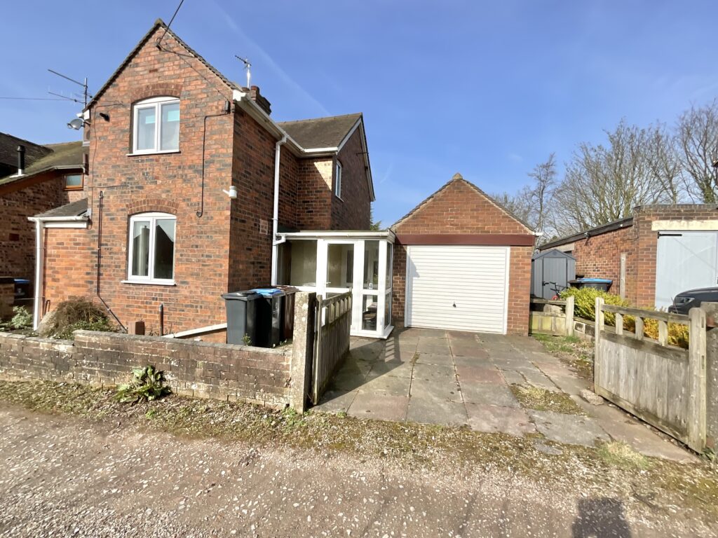 Hurstons Lane, Alton, ST10