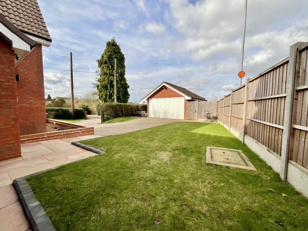 Blackies Lane, Stone, ST15