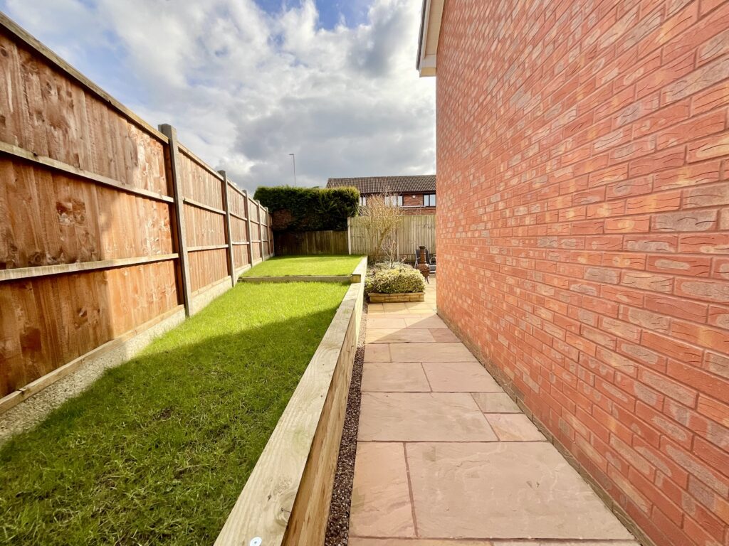 Blackies Lane, Stone, ST15