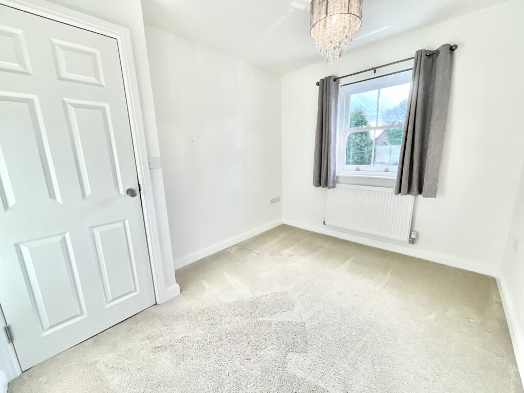 Stone Road, Uttoxeter, ST14