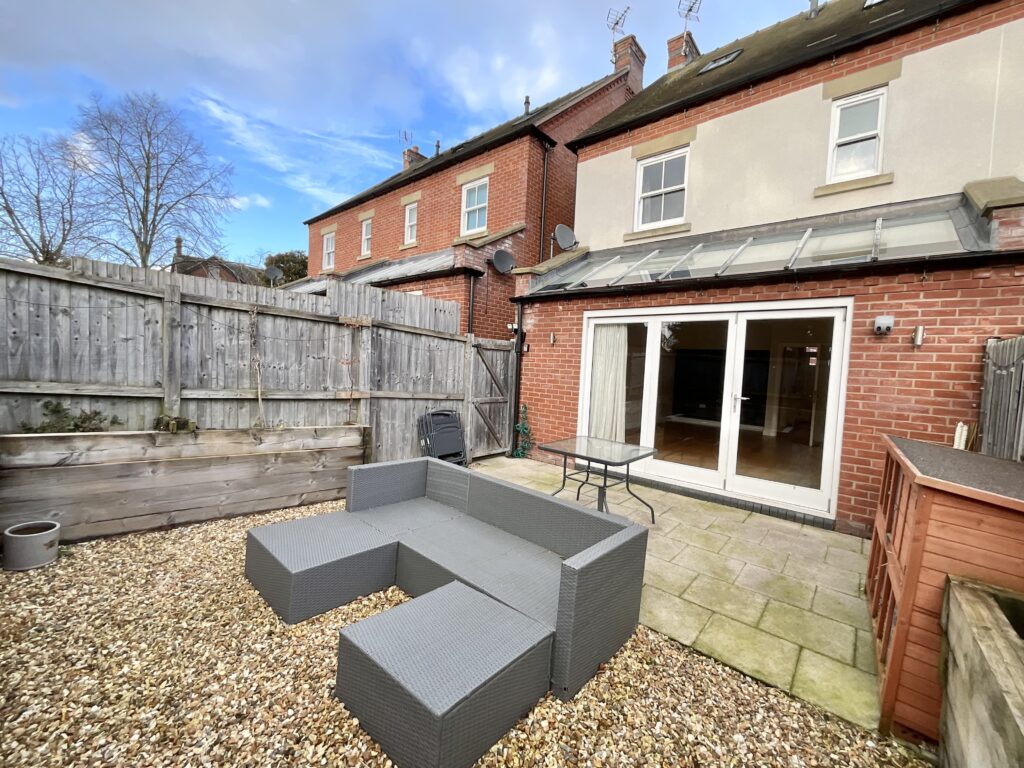 Stone Road, Uttoxeter, ST14