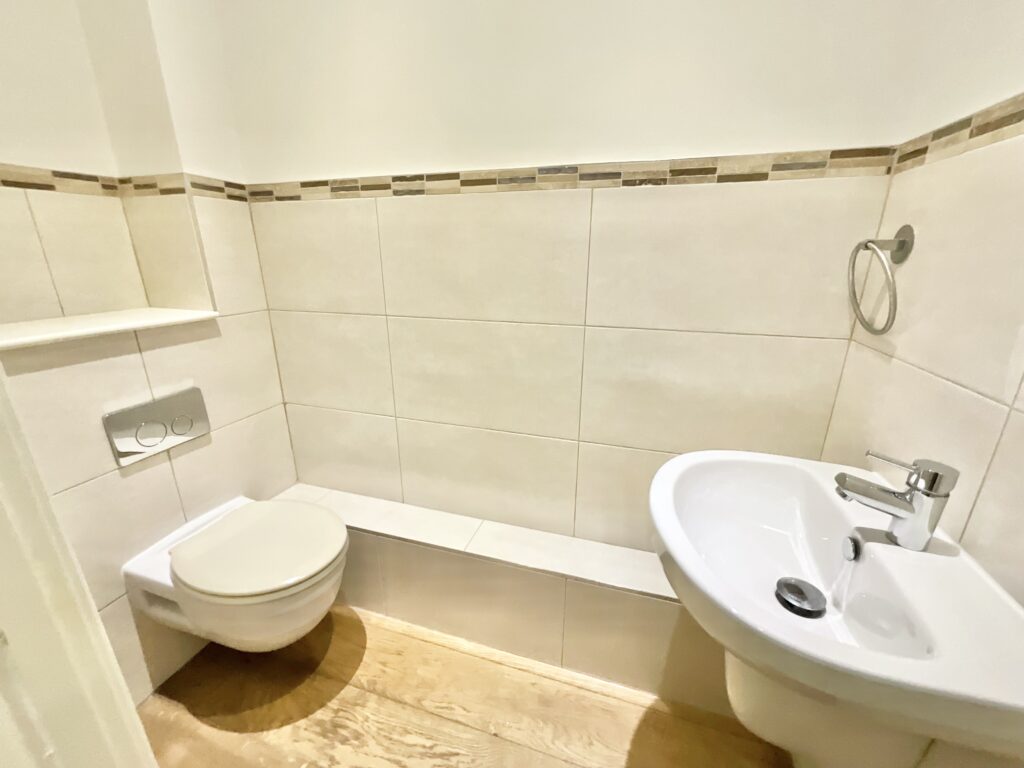 Stone Road, Uttoxeter, ST14