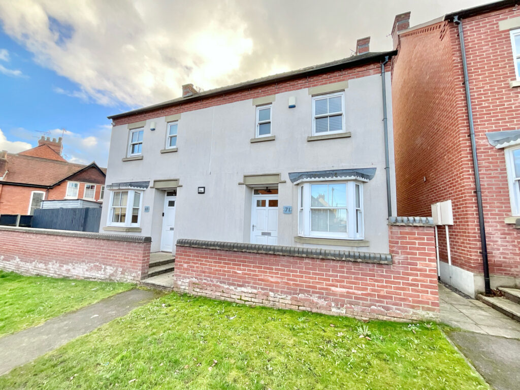 Stone Road, Uttoxeter, ST14