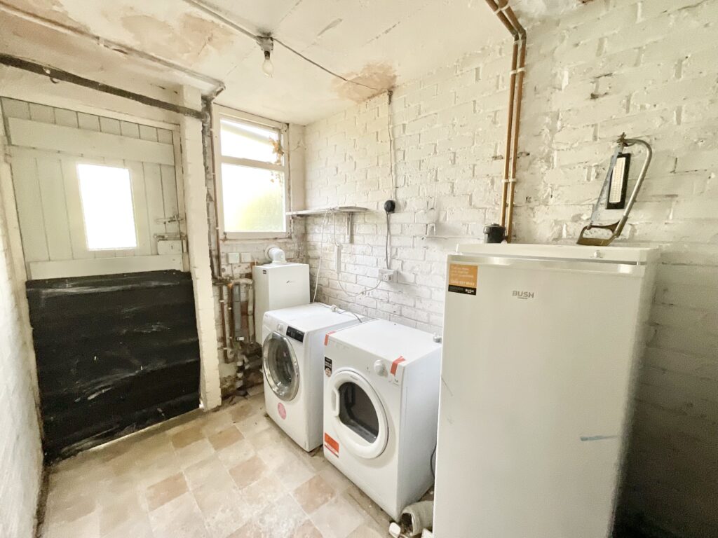Kent Grove, Stone, ST15