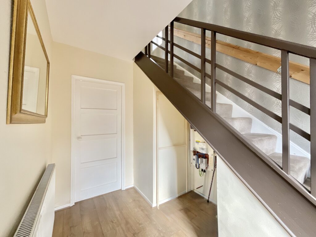 Kent Grove, Stone, ST15