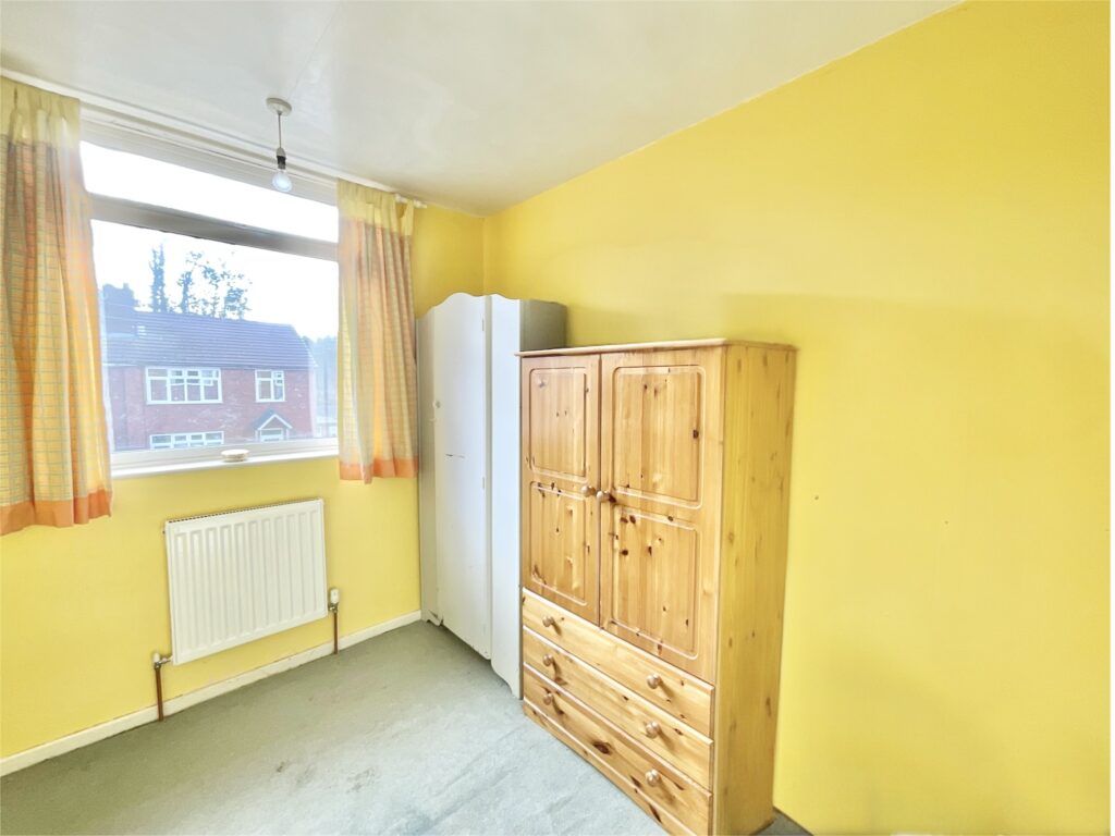Kent Grove, Stone, ST15