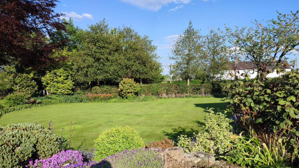 Cross Gate, Hilderstone, ST15
