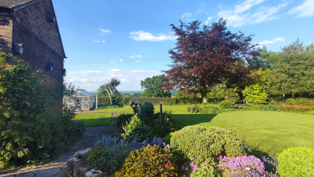 Cross Gate, Hilderstone, ST15