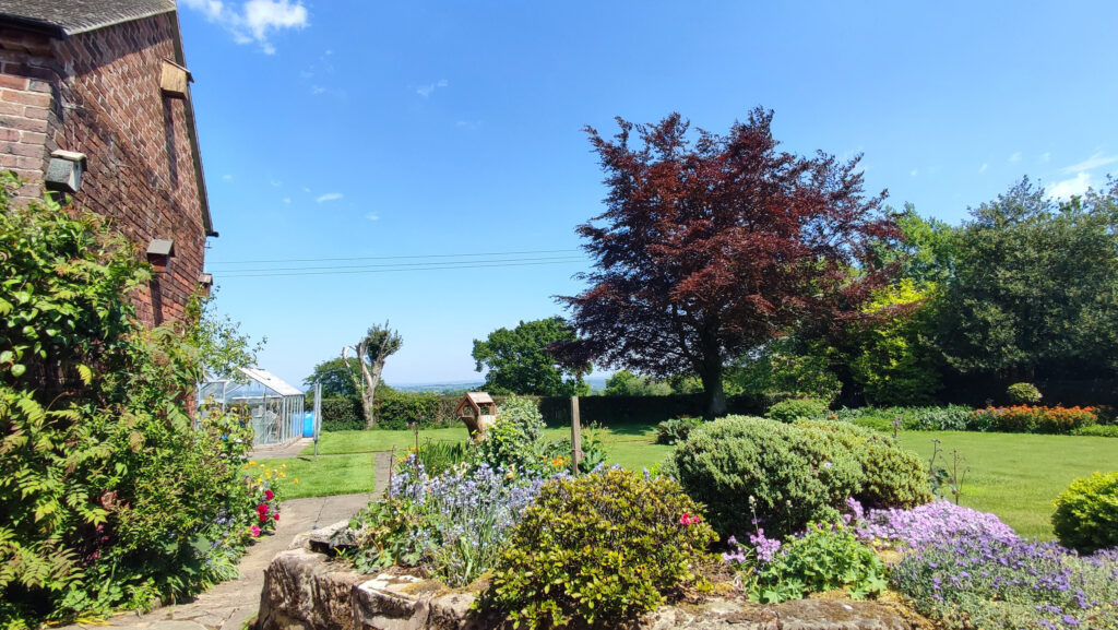 Cross Gate, Hilderstone, ST15