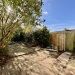 Queens Square, Stone, ST15