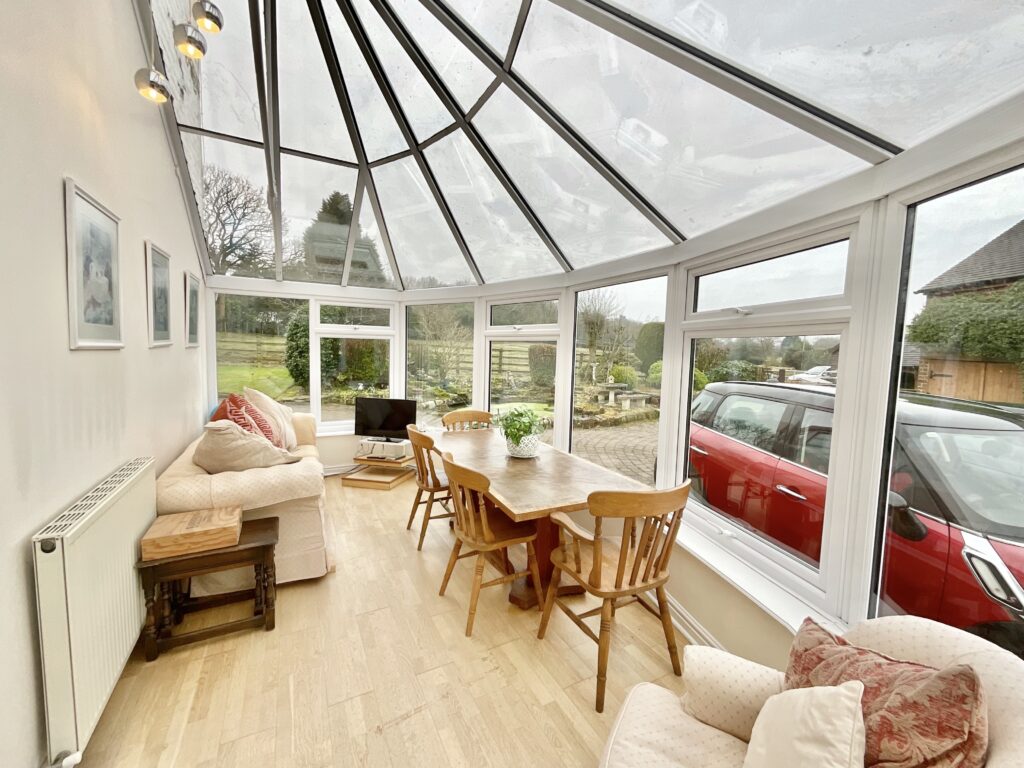 Cross Gate, Hilderstone, ST15