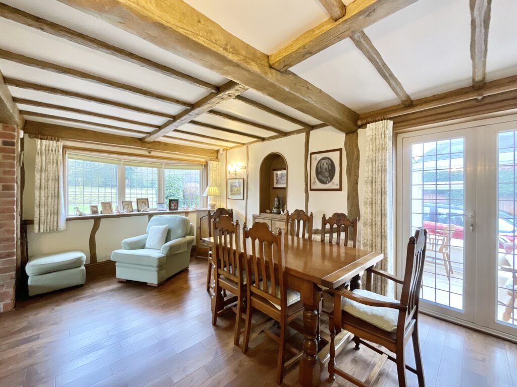 Cross Gate, Hilderstone, ST15