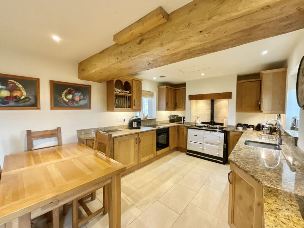 Cross Gate, Hilderstone, ST15