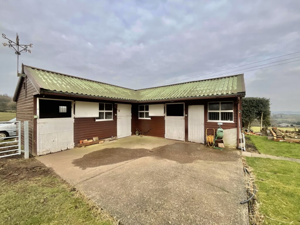 Cross Gate, Hilderstone, ST15