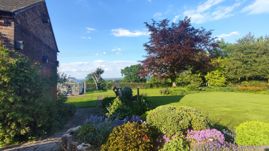 Cross Gate, Hilderstone, ST15