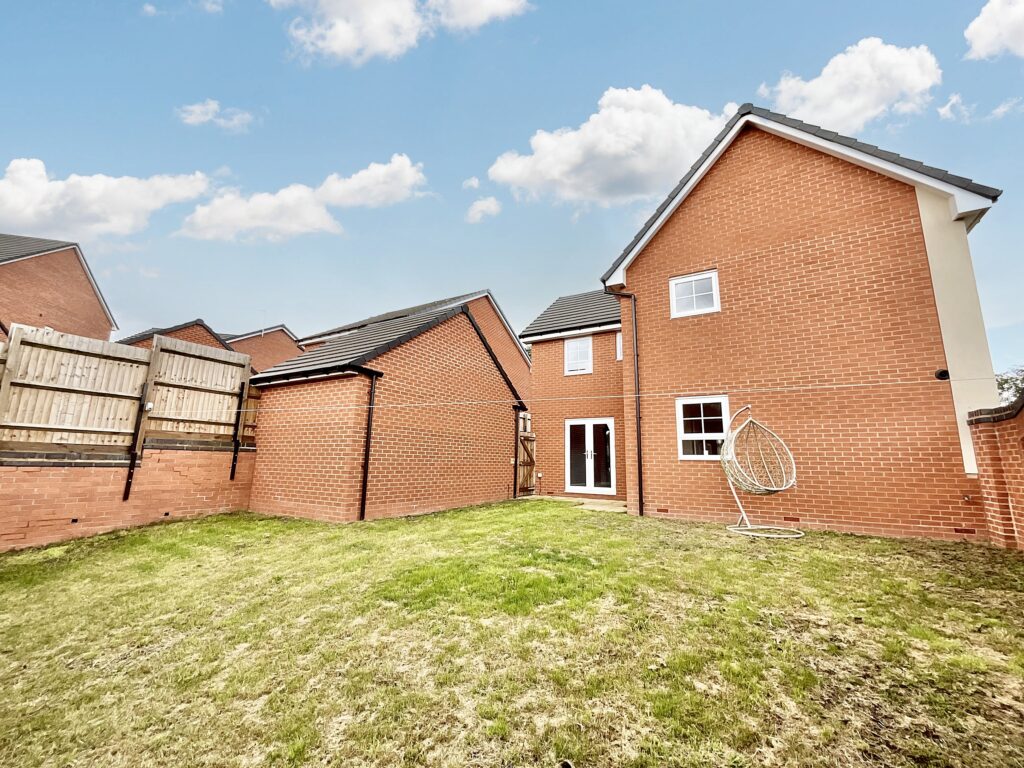Dowling Road, Uttoxeter, ST14