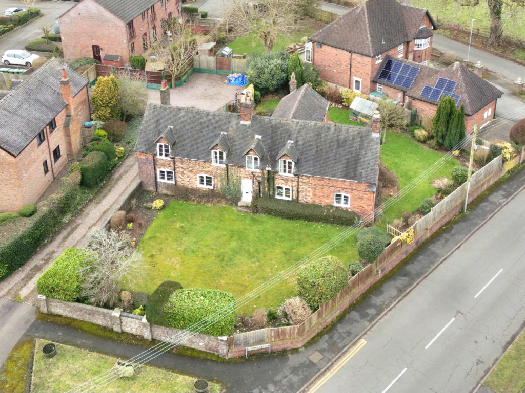 Yarnfield, Stone, ST15