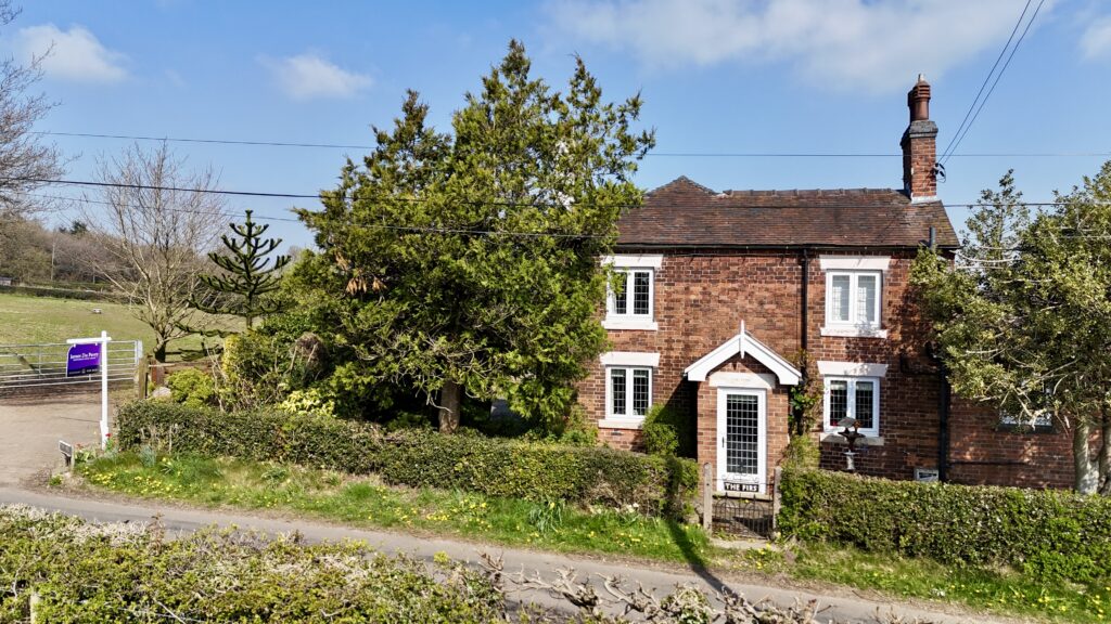 Cross Gate, Hilderstone, ST15