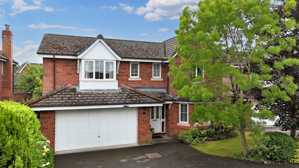 Cobbs Lane, Hough, CW2