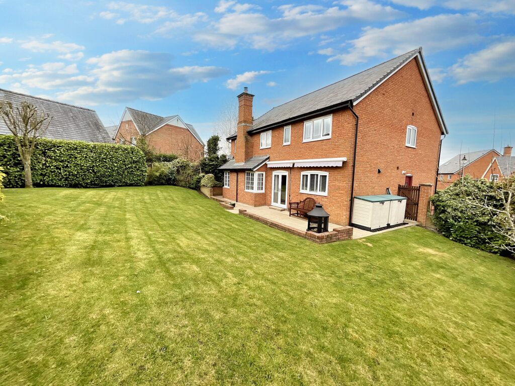 Westwood Close, Weston, CW2