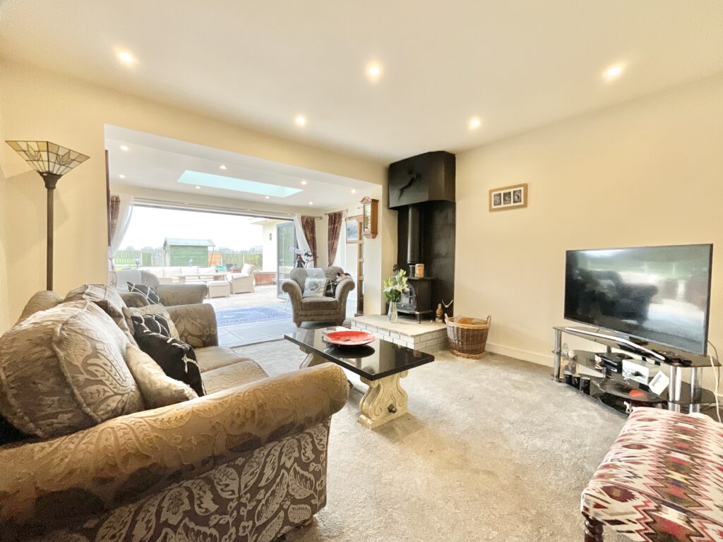 Woodhouse Lane, Haughton, ST18