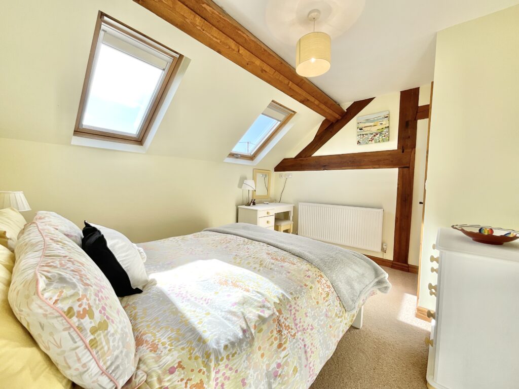 Top Lane, Beech, ST4