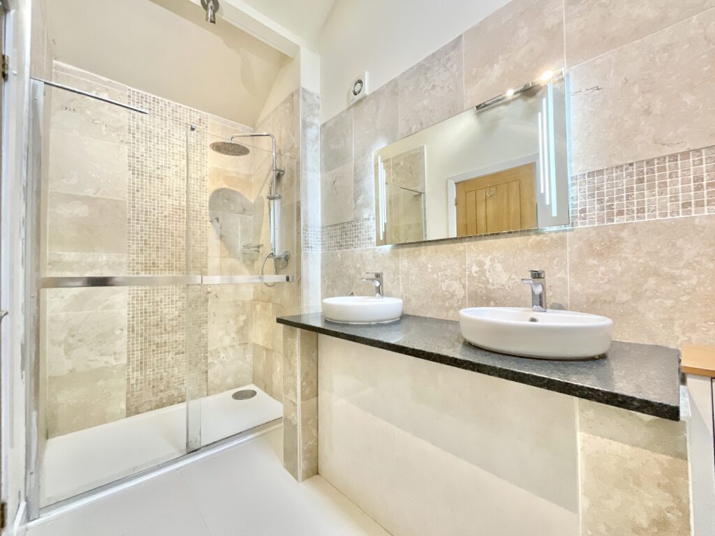 Woodhouse Lane, Haughton, ST18