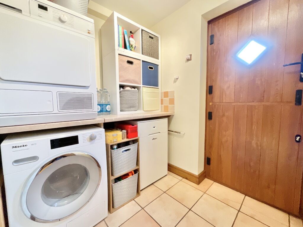Top Lane, Beech, ST4