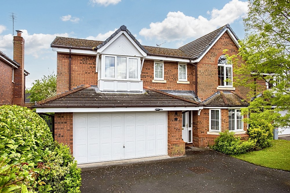 Cobbs Lane, Hough, CW2