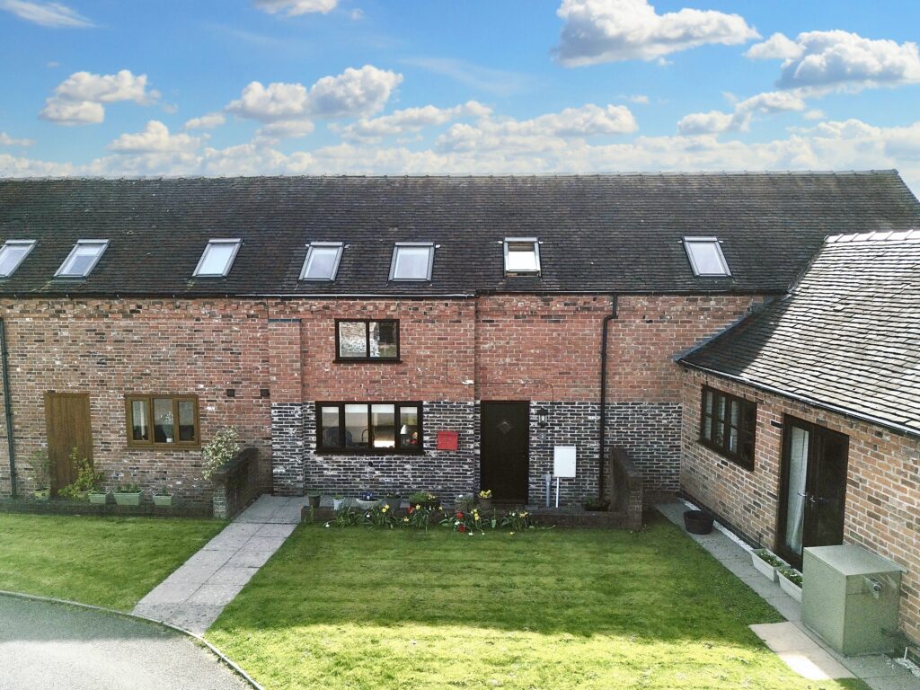 Top Lane, Beech, ST4