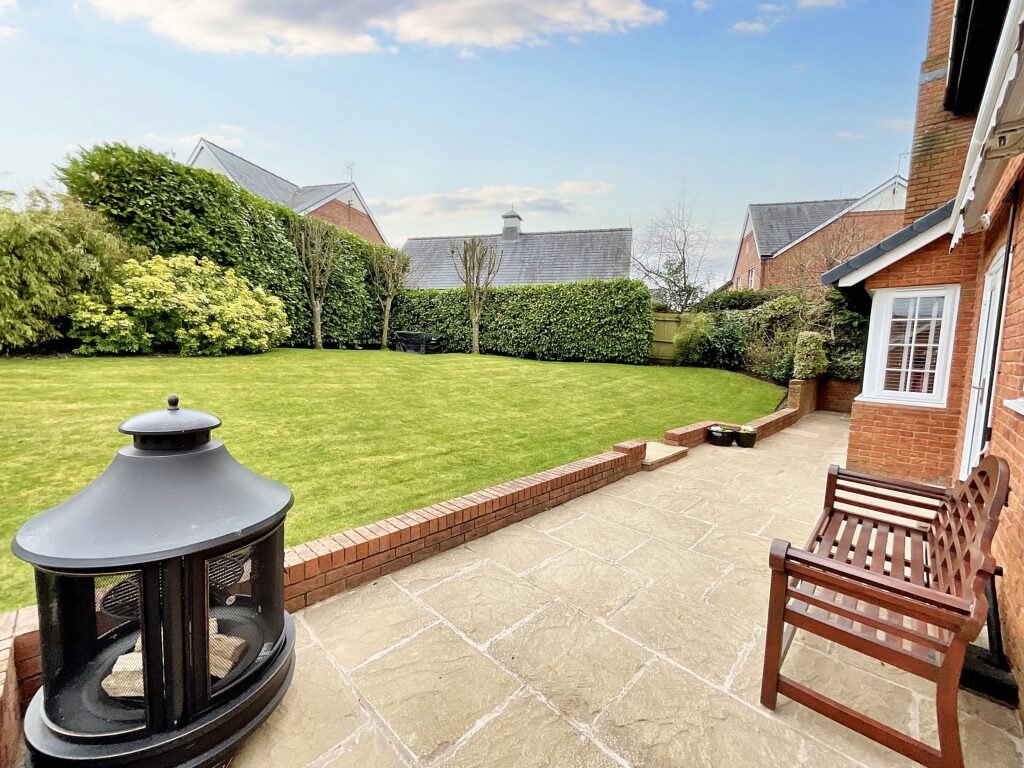 Westwood Close, Weston, CW2