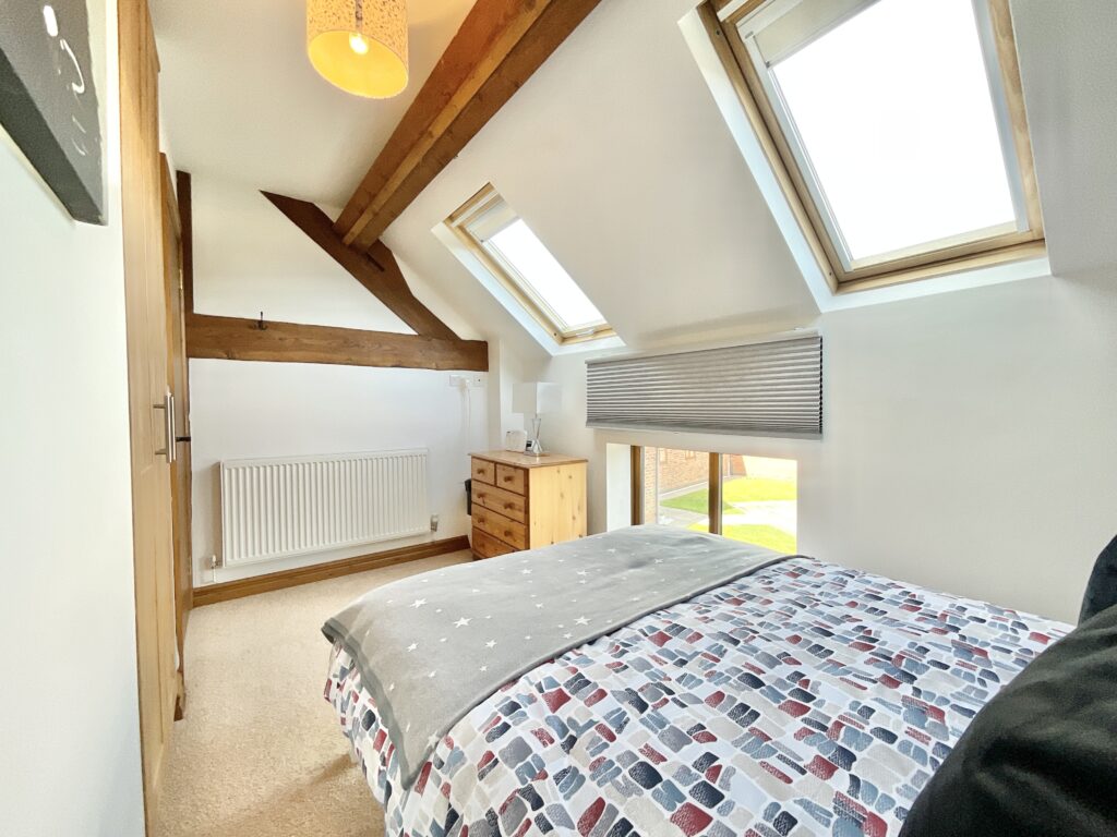 Top Lane, Beech, ST4