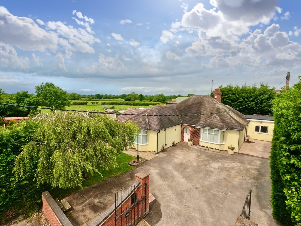 Woodhouse Lane, Haughton, ST18