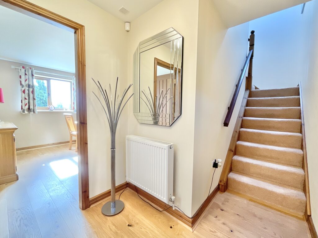Top Lane, Beech, ST4