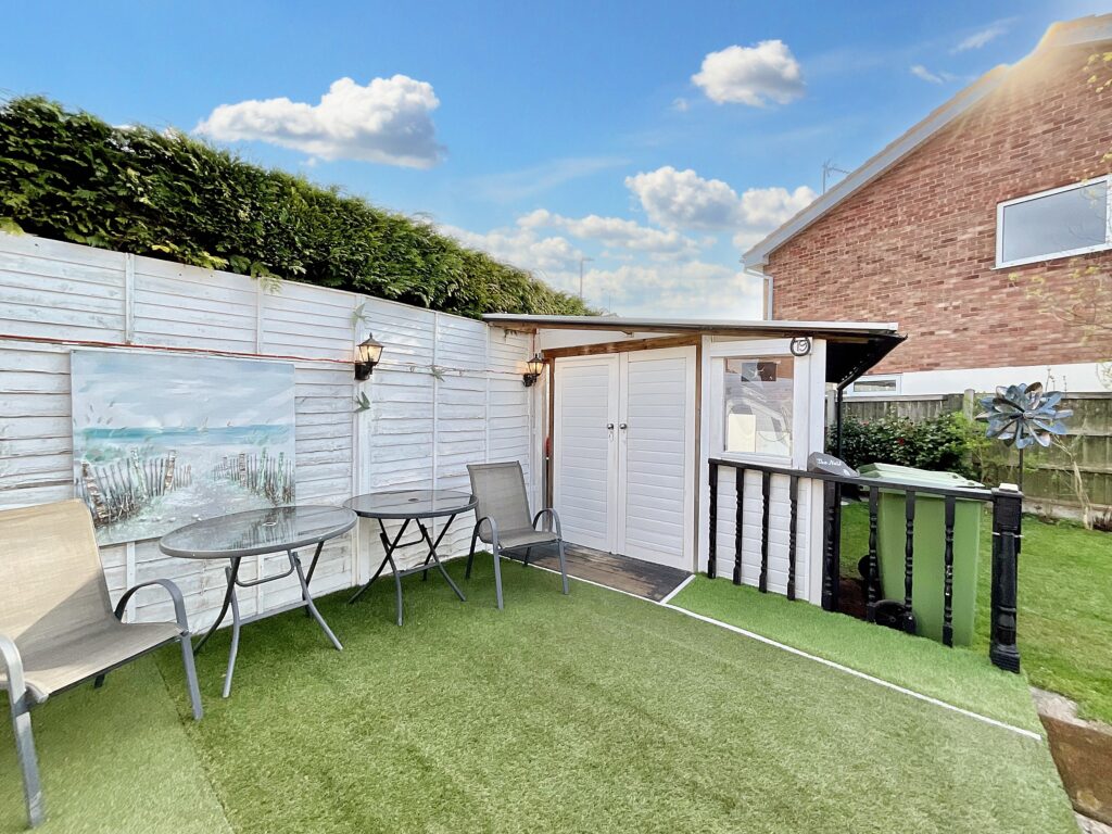 Greenway Avenue, Stone, ST15