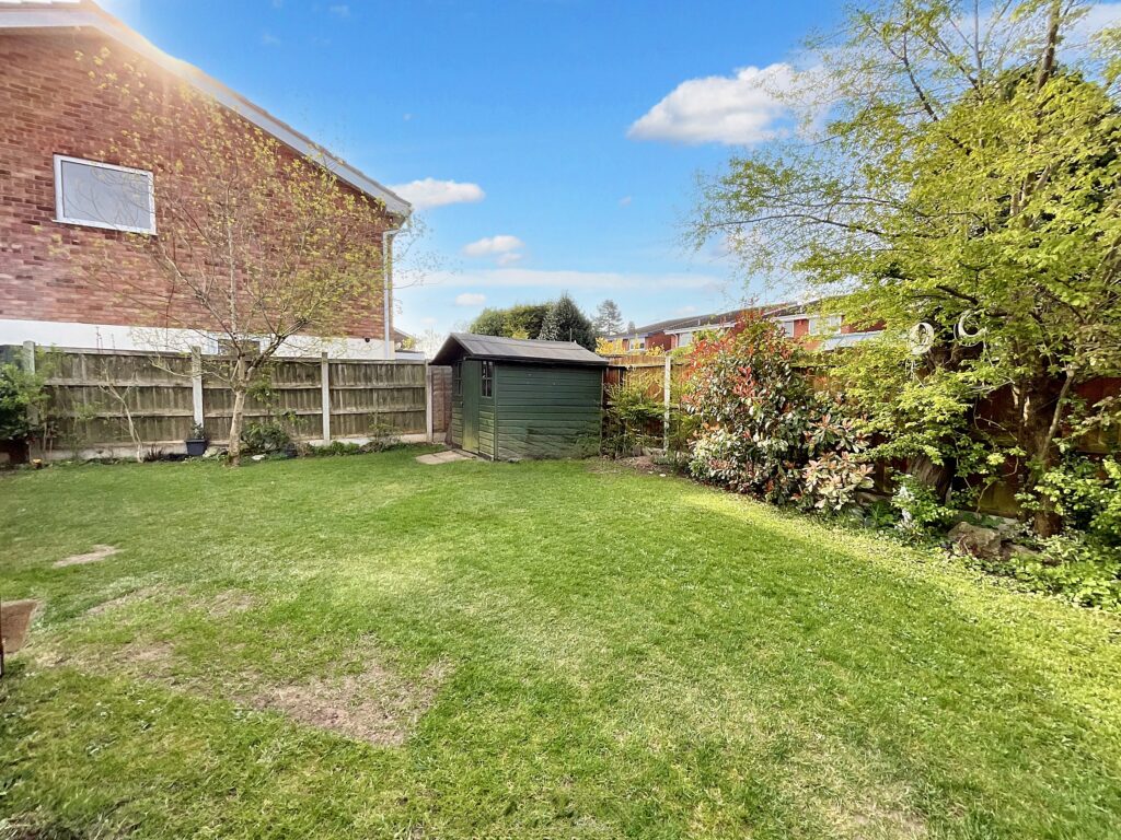 Greenway Avenue, Stone, ST15