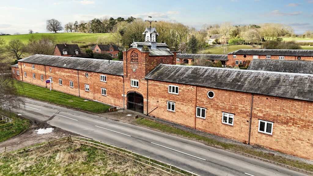 Tixall Court, Tixall, ST18