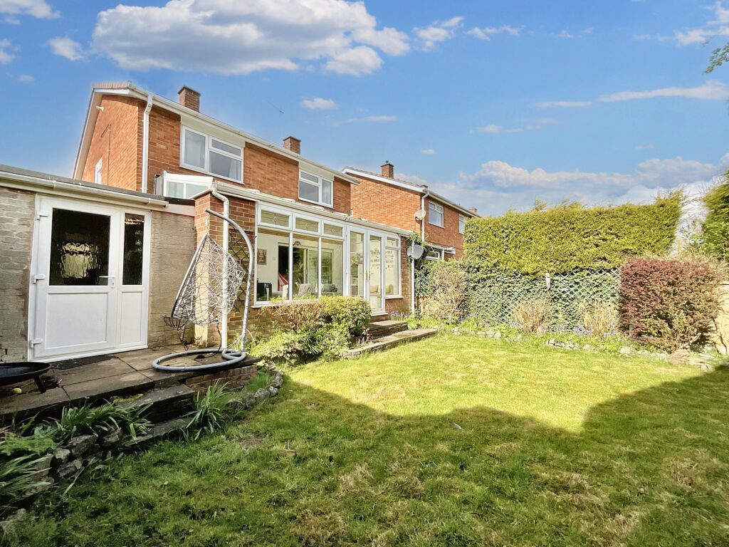 Tudor Close, Stone, ST15