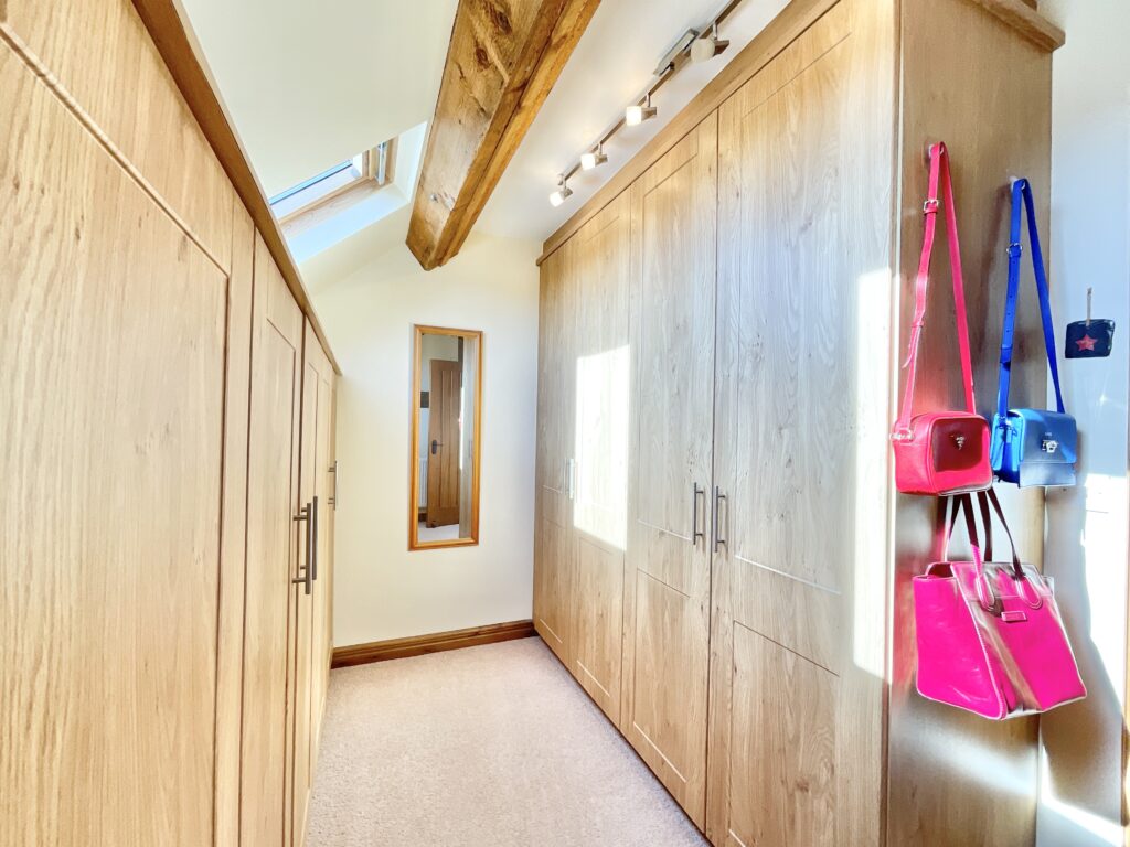 Top Lane, Beech, ST4