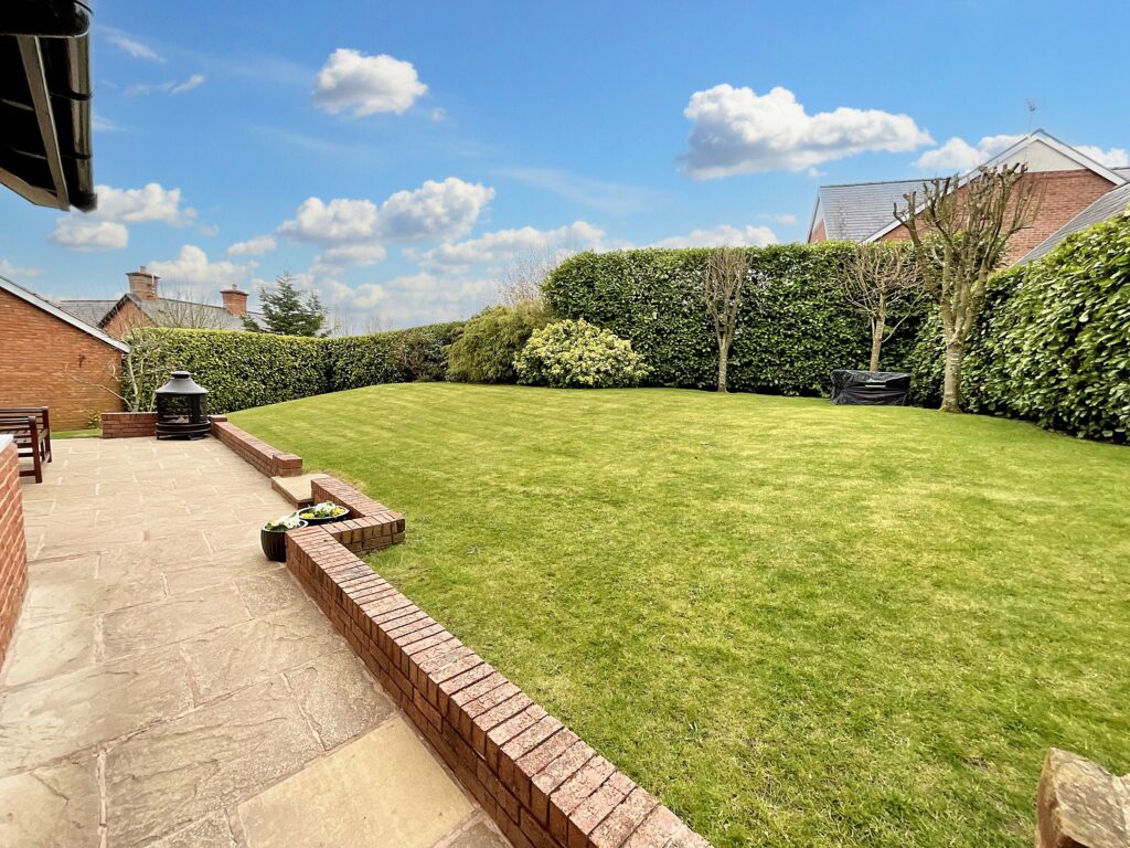 Westwood Close, Weston, CW2