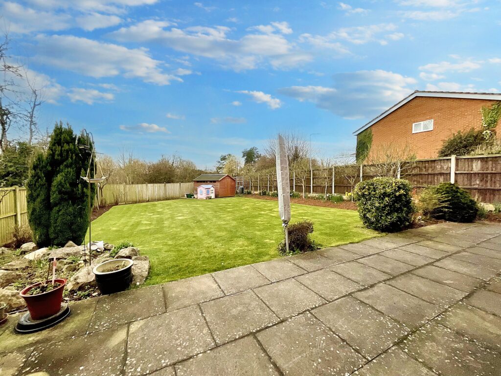 Cranmore Grove, Stone, ST15