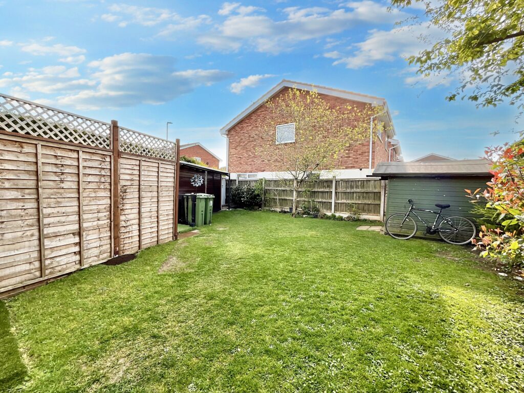 Greenway Avenue, Stone, ST15