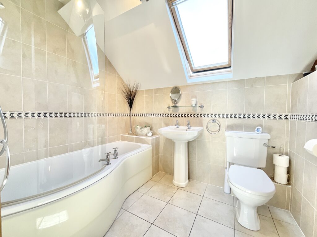 Top Lane, Beech, ST4