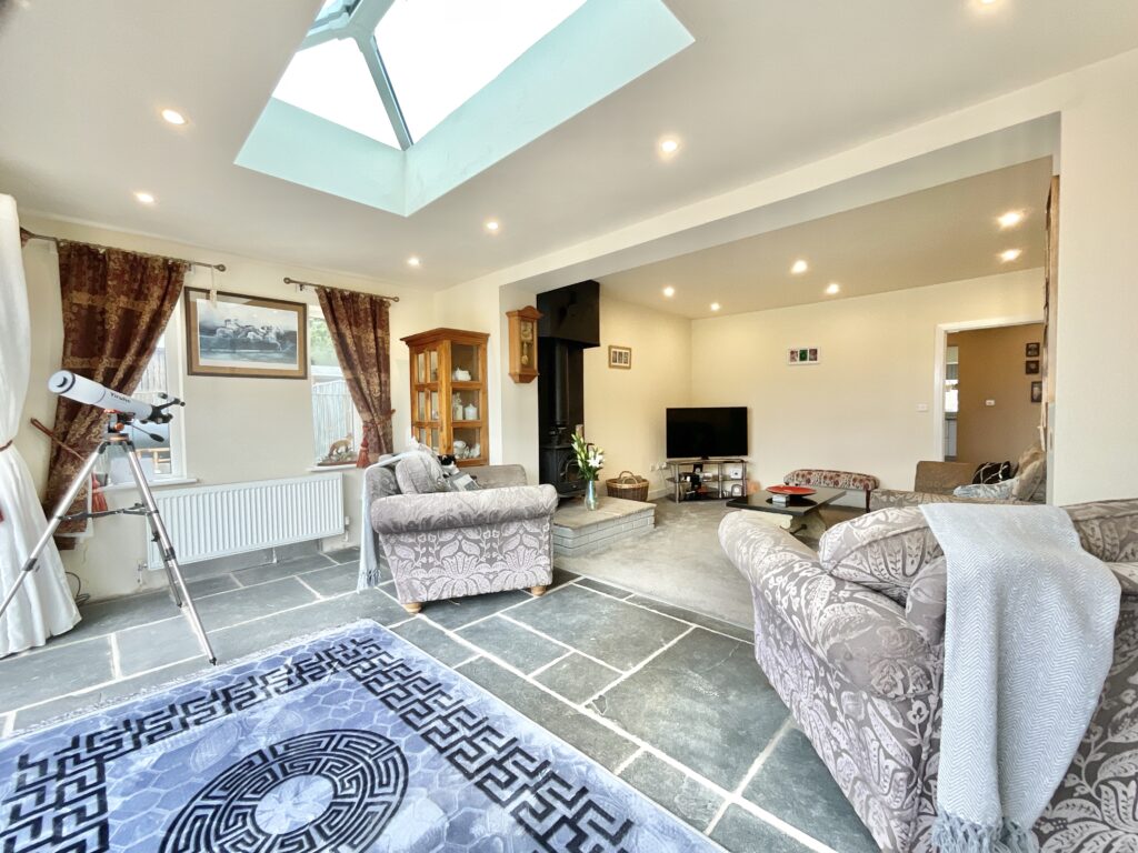 Woodhouse Lane, Haughton, ST18