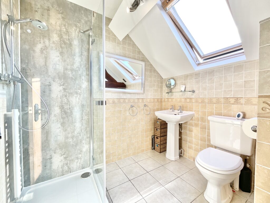 Top Lane, Beech, ST4