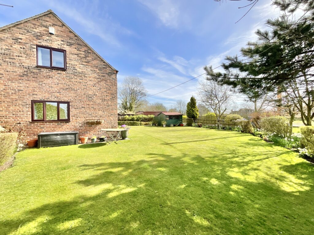 Top Lane, Beech, ST4