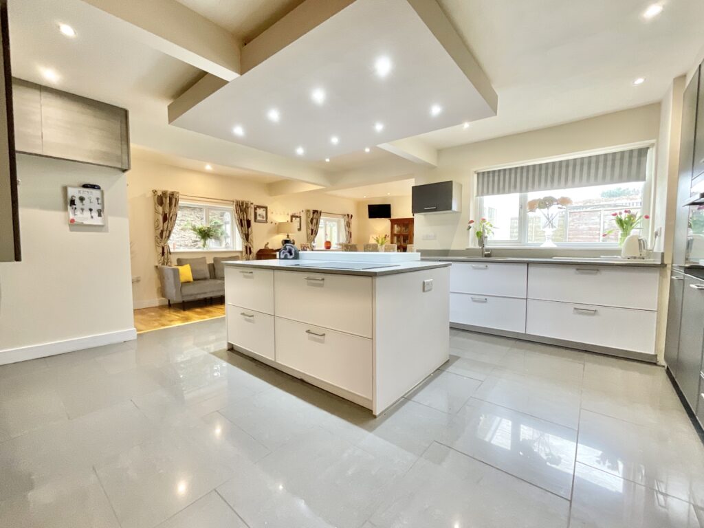 Woodhouse Lane, Haughton, ST18