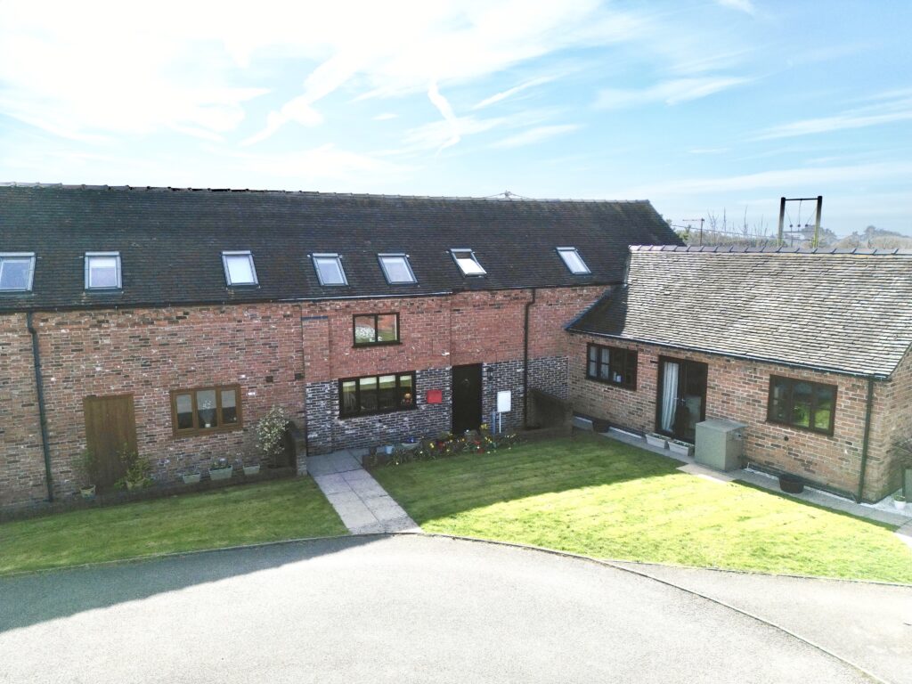 Top Lane, Beech, ST4