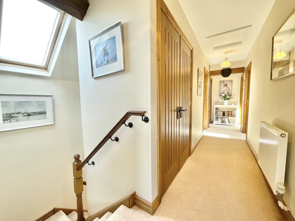Top Lane, Beech, ST4